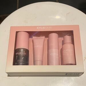 Kylie Skin Pink Skincare Set